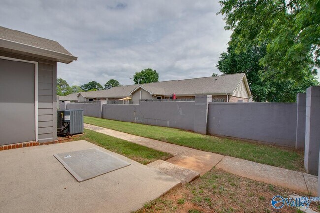 Building Photo - 8146 Oldfield Rd SW