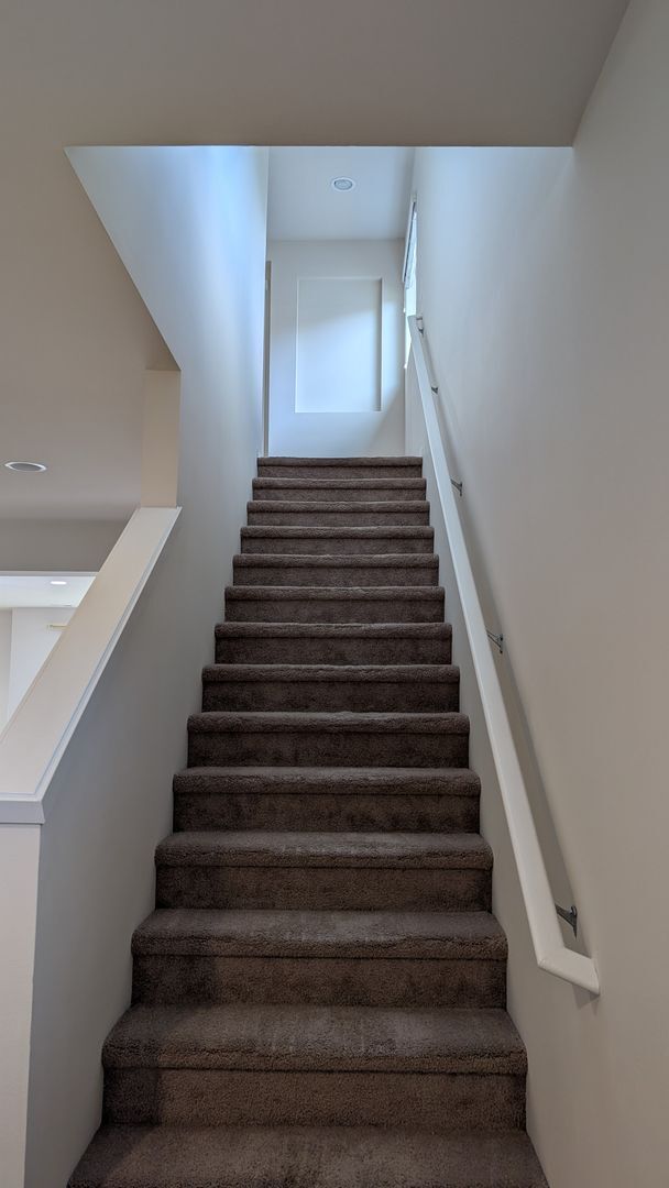 Building Photo - 5 bedroom Marysville 2 story home