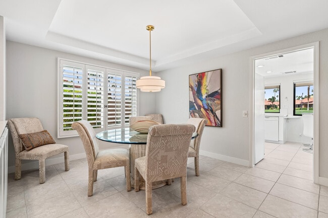 Building Photo - 39 Maximo Way