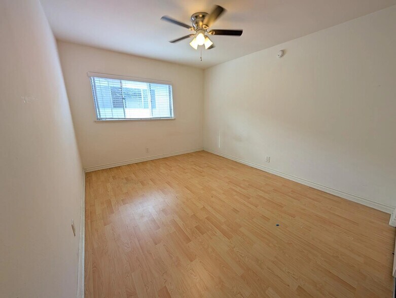 Building Photo - 3408 Mentone Ave
