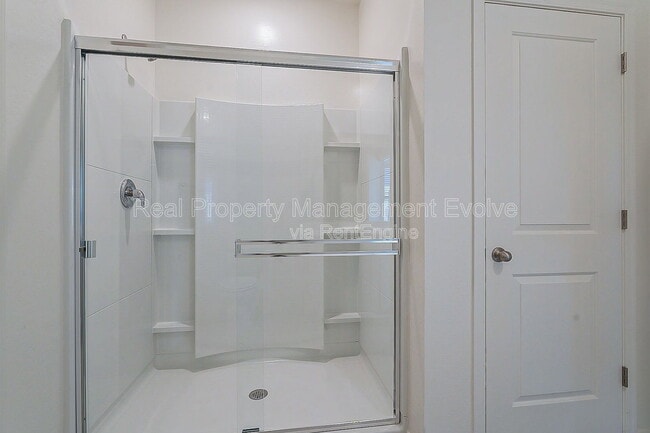 Building Photo - 6532 W Magdalena Ln