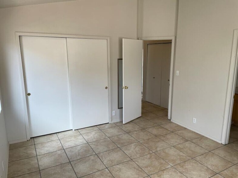 Building Photo - 6936 Skylar Dr NE