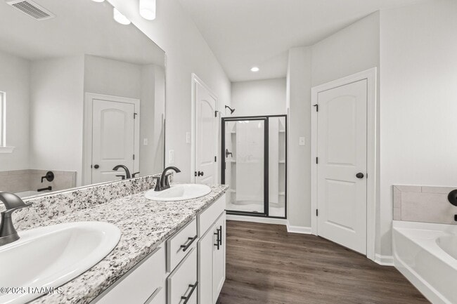 Building Photo - 207 Barnsley Dr