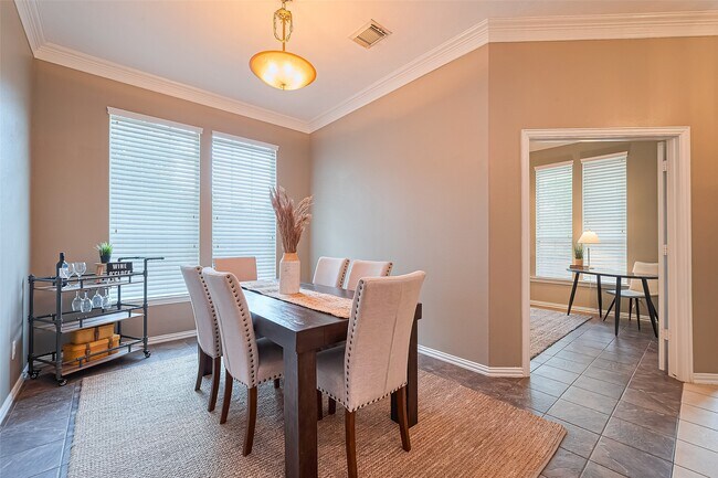 Building Photo - 2500 Amy Lee