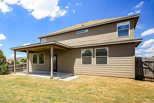 Building Photo - 15815 Spruce River Ct