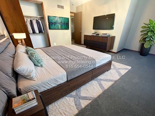 Building Photo - Millwood Townhomes Special - $1,000 Rent Credit - Apply Now!