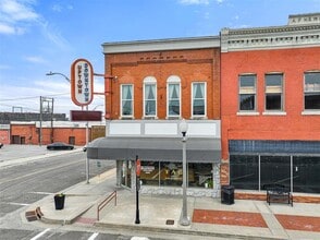 Building Photo - 115 E Russell St