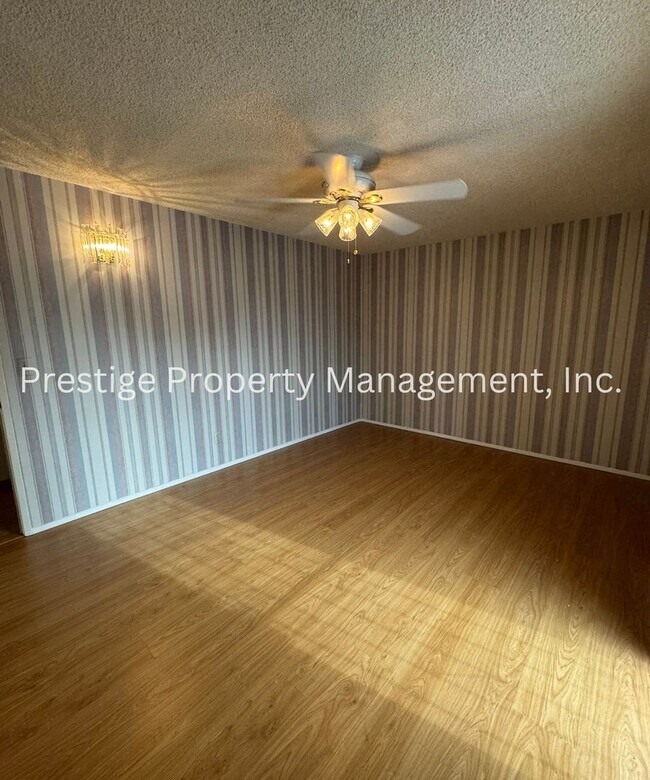 Building Photo - This 3/2 East Side Home Has It All AND more!