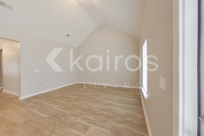 Building Photo - 8005 Shadesbrook Dr