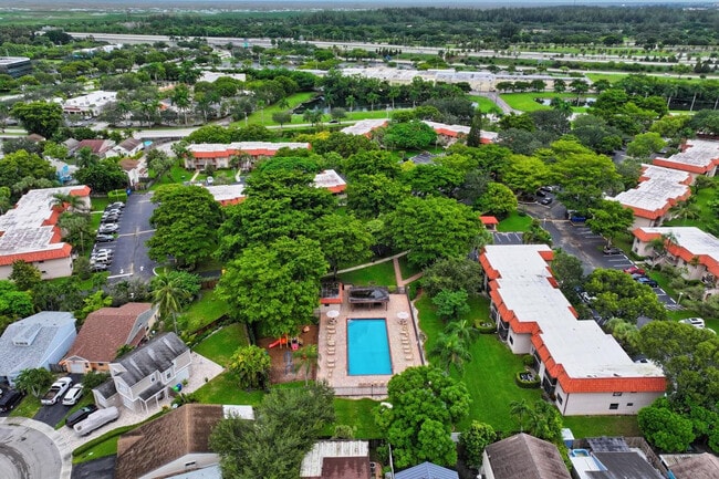 Building Photo - 15805 W Waterside Cir