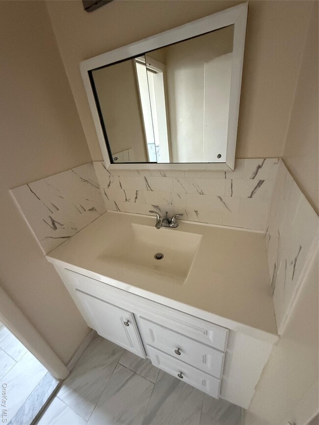 Building Photo - 190 1st St