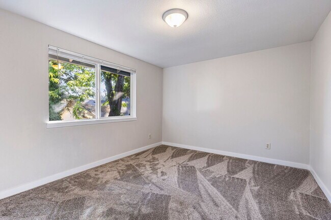 Building Photo - 17442 SE 82nd Dr