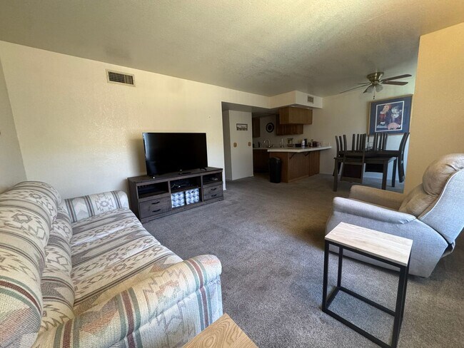 Building Photo - 2BR 2 BA Furnished  Condo across from Colorado Rivergated entry