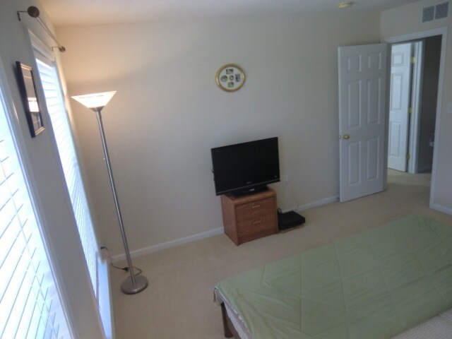 Building Photo - 2128 Red Fox Dr
