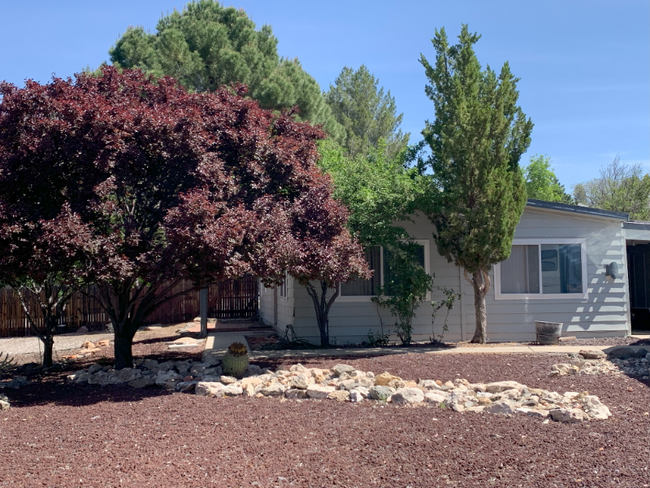 Primary Photo - 685 Ocotillo Cir