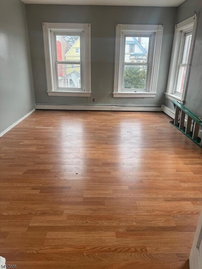 Building Photo - 212 N 7th St