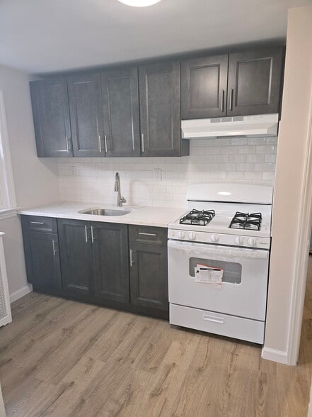 Primary Photo - 63 1st St