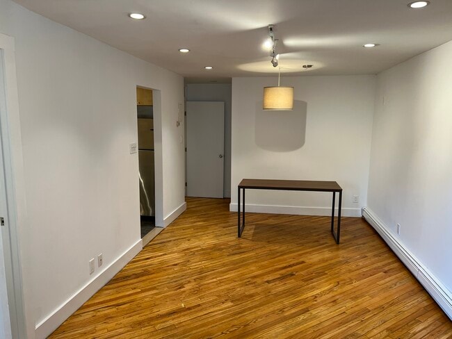 Building Photo - 112 Sackett St