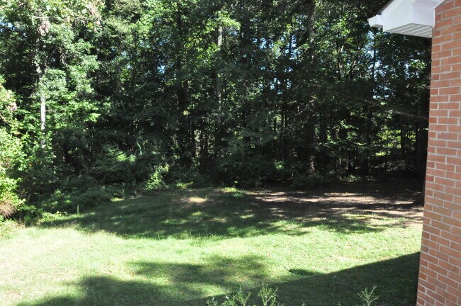 Building Photo - Sparkling Rambler in Park-like Setting on 10 Acres