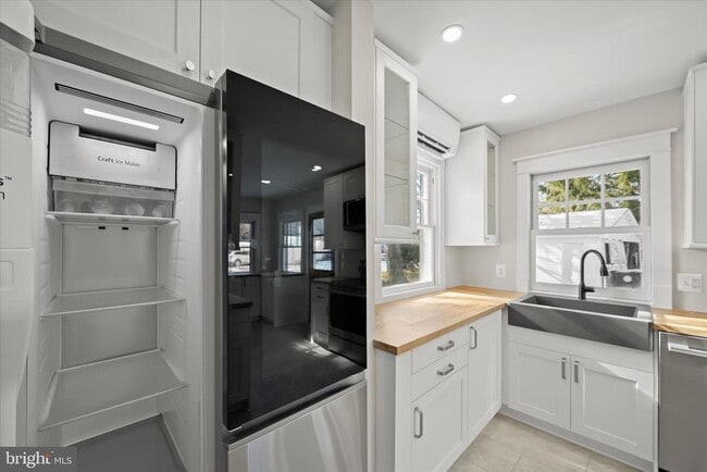 Building Photo - 7332 Springfield Ave