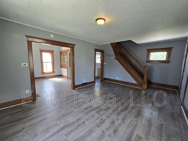Building Photo - 1311 W 2nd St