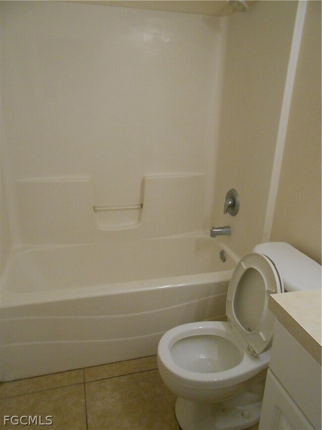 Building Photo - 202 Hightower Ave S