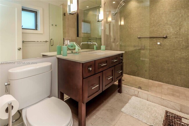 Building Photo - 1410 Polk St