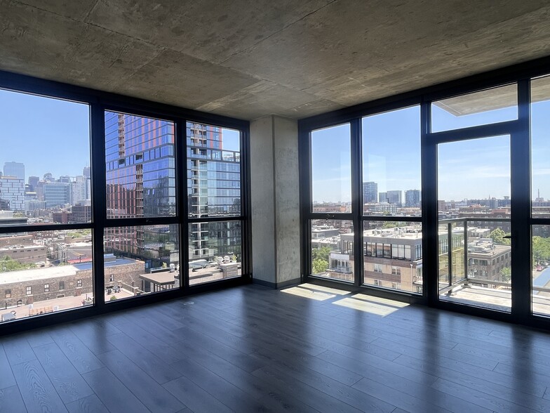 3 bedroom Living Space - 177 N Ada St
