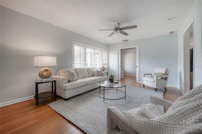 Building Photo - 4620 W Beach Park Dr