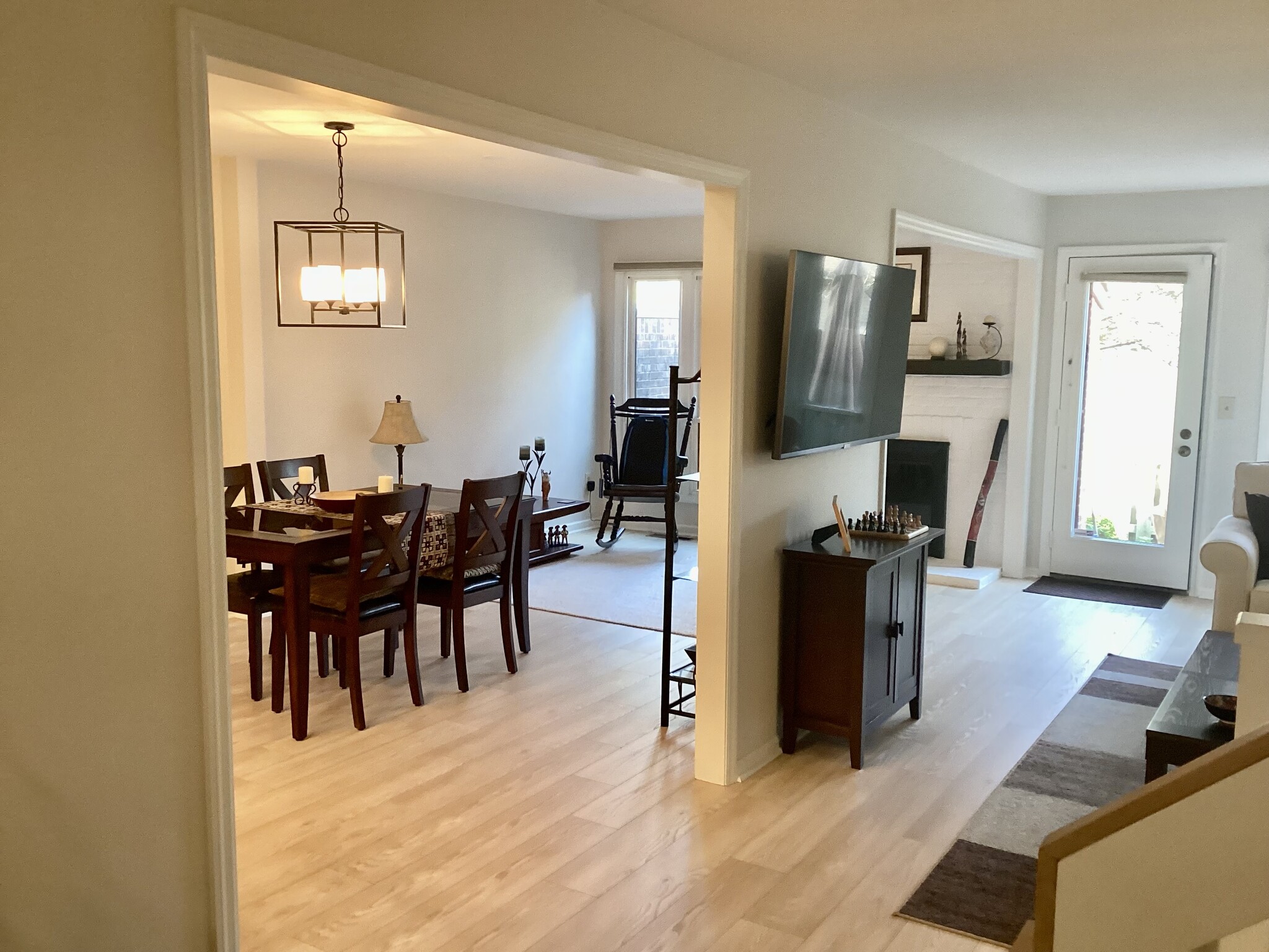 Living & dining area - 4532 Carriage Hill Ln