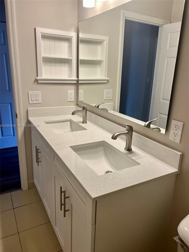 Building Photo - 312 Talia Cir