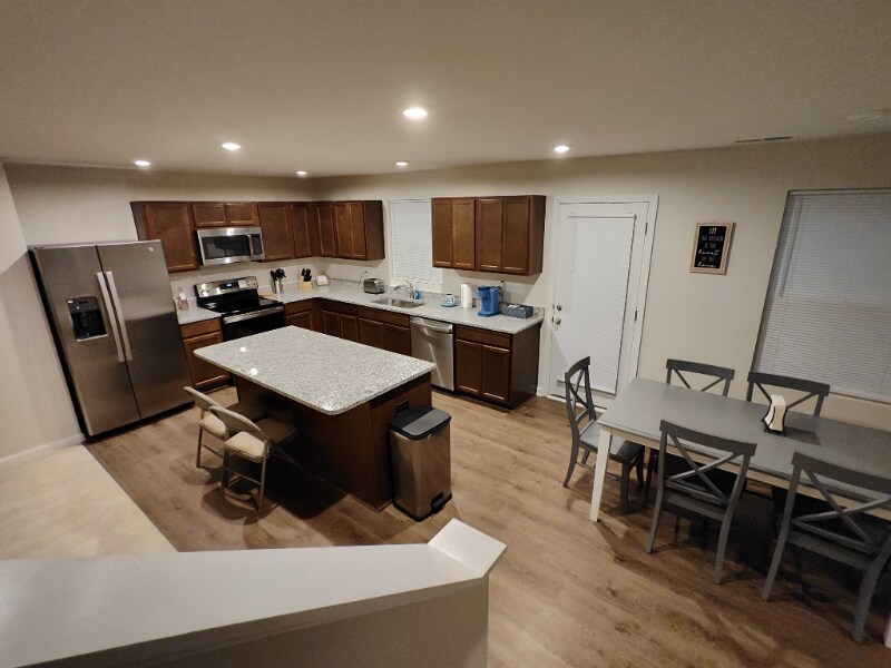Building Photo - 253 Browband St