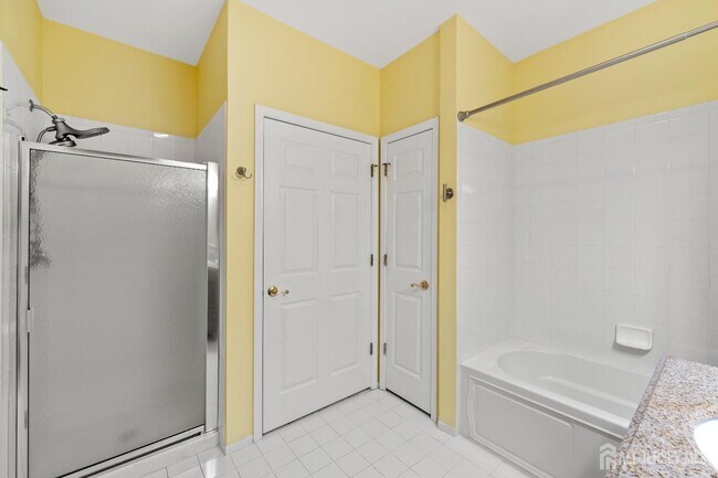 Building Photo - 540 Cranbury Rd