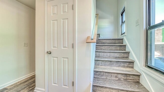 Building Photo - 2635 Arctic Ave