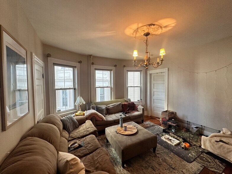 Building Photo - 12 Oswald St