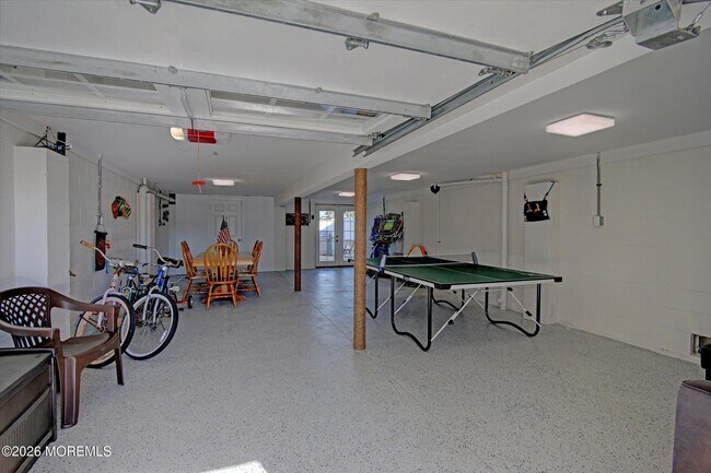 Building Photo - 222 Hiering Ave