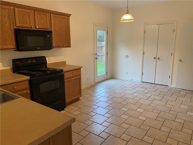 Building Photo - 9102 Magna Carta Loop