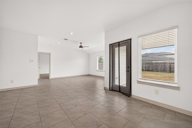 Building Photo - 28926 Yachting Pt Ct