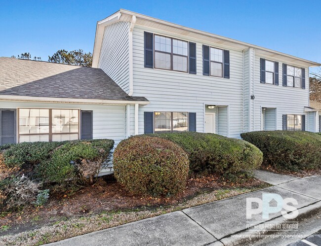 Building Photo - 107 Church St