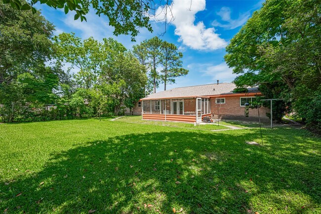 Building Photo - 12206 Ashcroft Dr