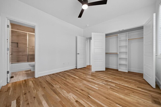 Building Photo - 1755 Crest Rd