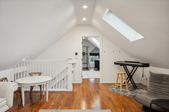 Building Photo - 1809 Page St