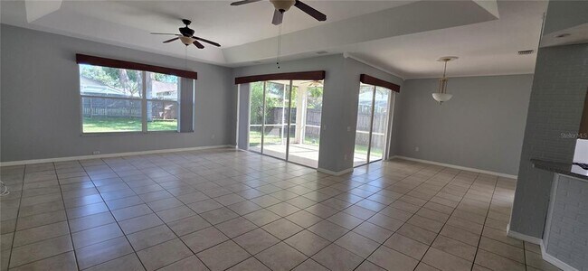 Building Photo - 1305 Lakehurst Way