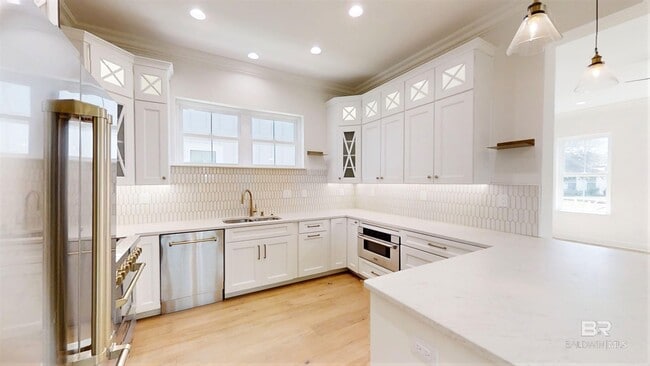 Building Photo - 2704 Bienville Ave