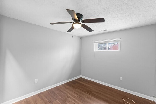 Building Photo - 2707 Woodland Ave