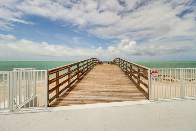 Building Photo - 201 E Ocean Dr