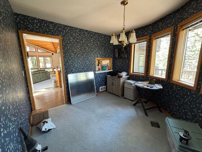 Building Photo - Stunning 3 Bed/ 2.5-Bath Home on the River...
