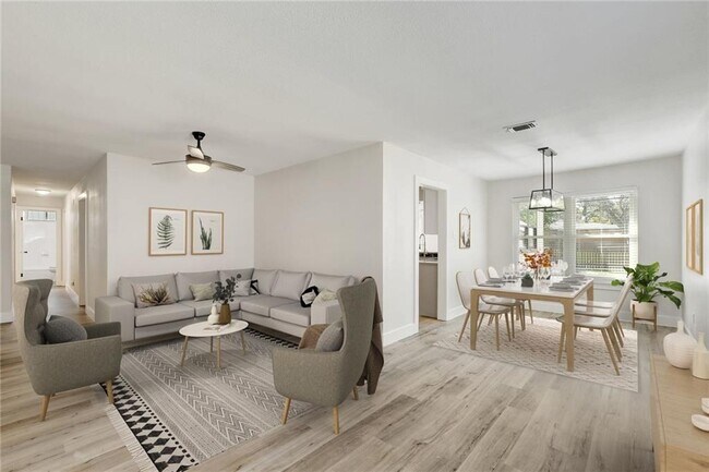 Building Photo - 125 Chaparral St