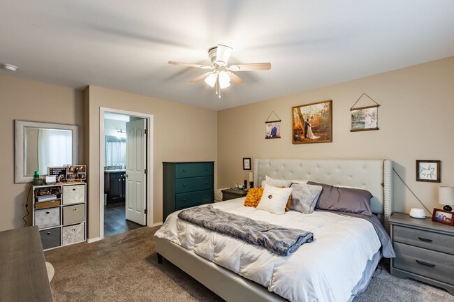Building Photo - Modern and Updated 3bd/2b Home for Rent in...