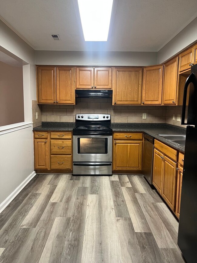 Building Photo - 365 Deputy Ln